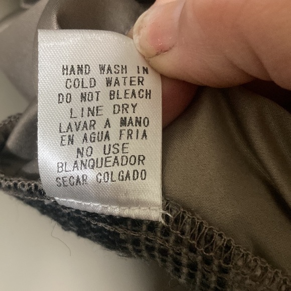 Utility vest with southwestern design on back size S - Picture 9 of 11